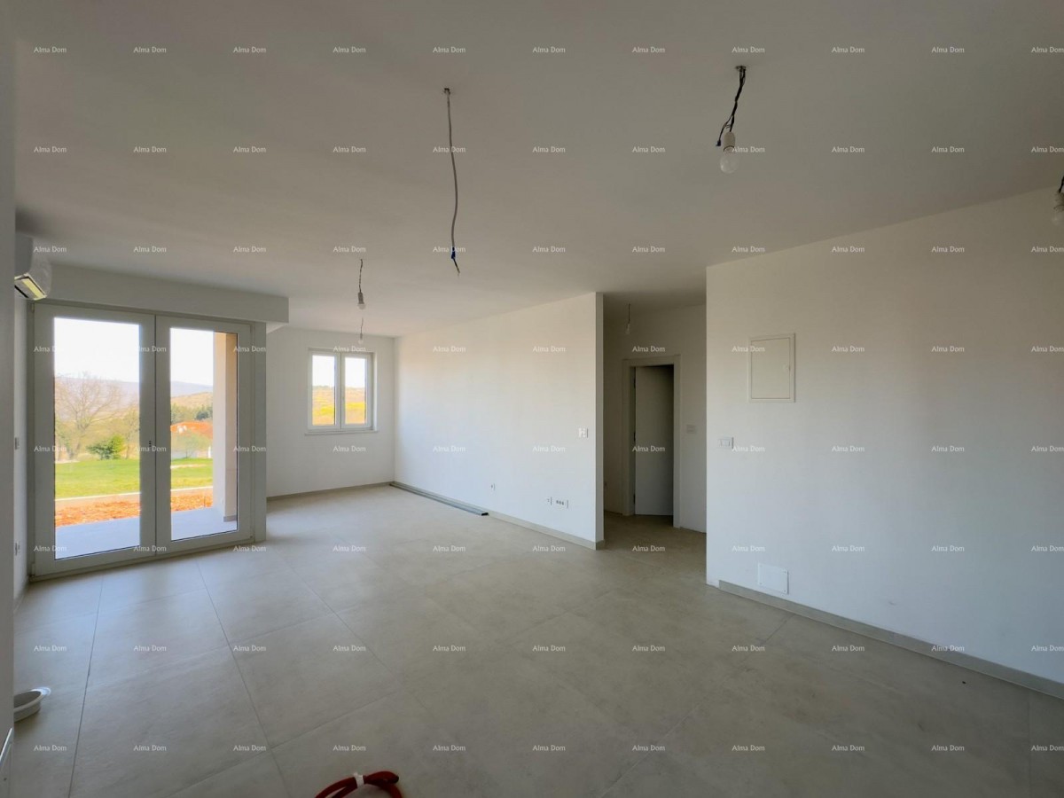 Prodajamo stanovanje z velikim vrtom v Barbanu. 2