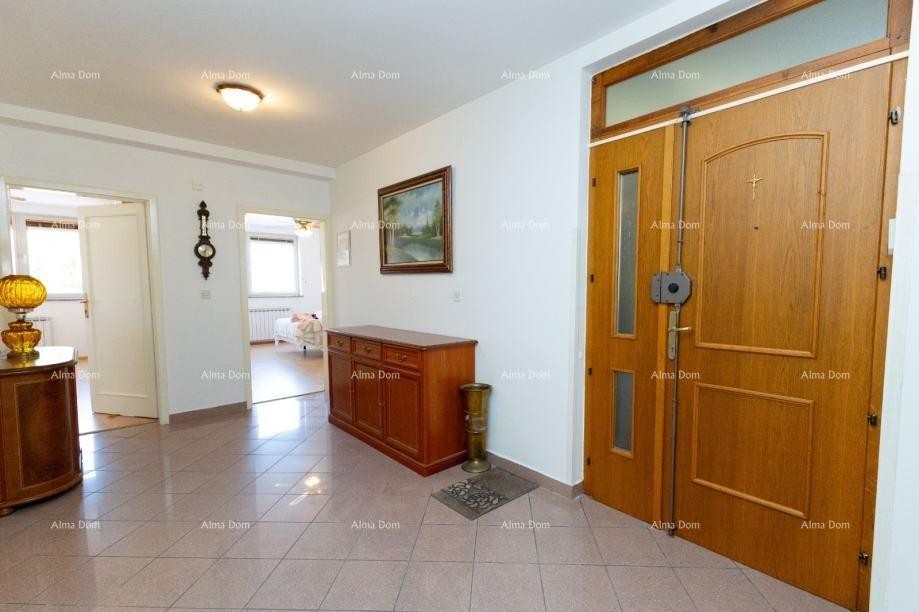 Prodaje se prostrani stan od 108 m² u  Puli. VIDIKOVAC. 14