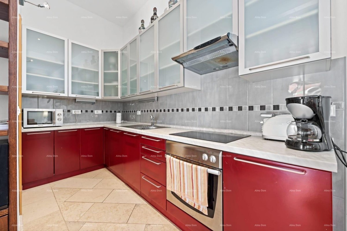 Prodaja renovirane istarske hiše s bazenom – Kanfanar, 208 m², dva objekta 31