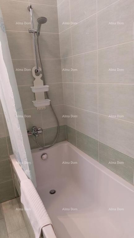 Дом с прекрасным видом на горы, террасой, садом, барбекю и частной парковкой. 15