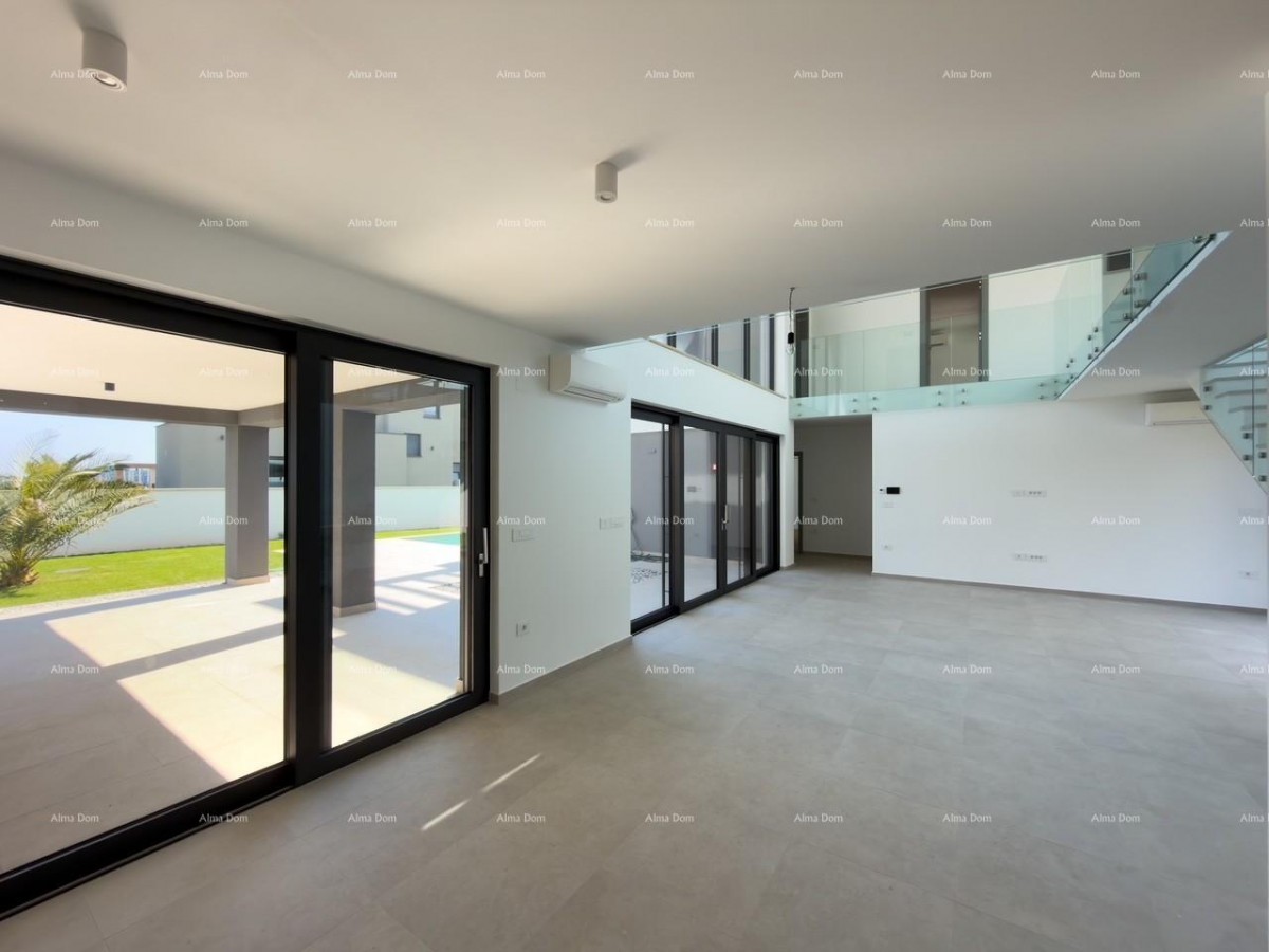 Современная вилла в 100 метрах от моря! 12