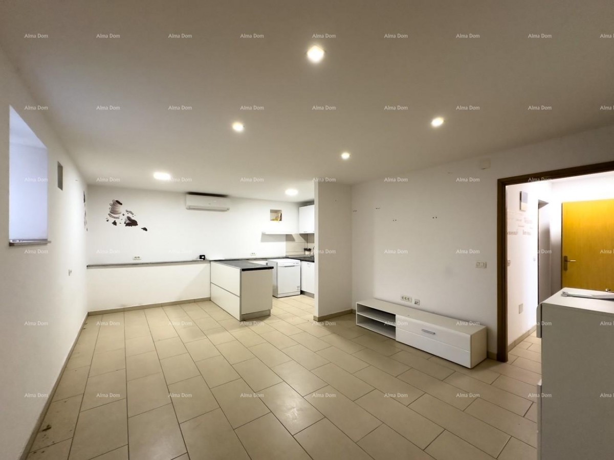 Renovated and fully furnished house with a sea view, Medulin! 3
