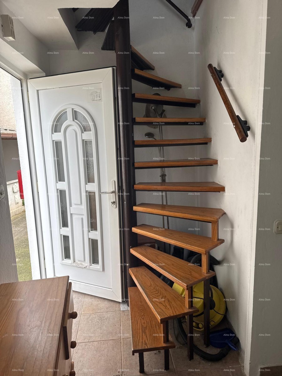 un'affascinante piccola casa 5