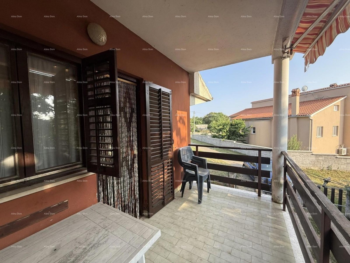 Šarmantna družinska hiša z veliko parcelo in dodatnim gradbenim zemljiščem v bližini Barbana 10