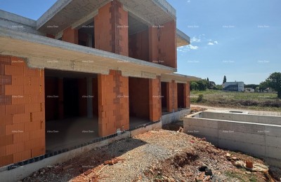 Prodaja duplex kuće s bazenom u širem dijelu grada Pule!