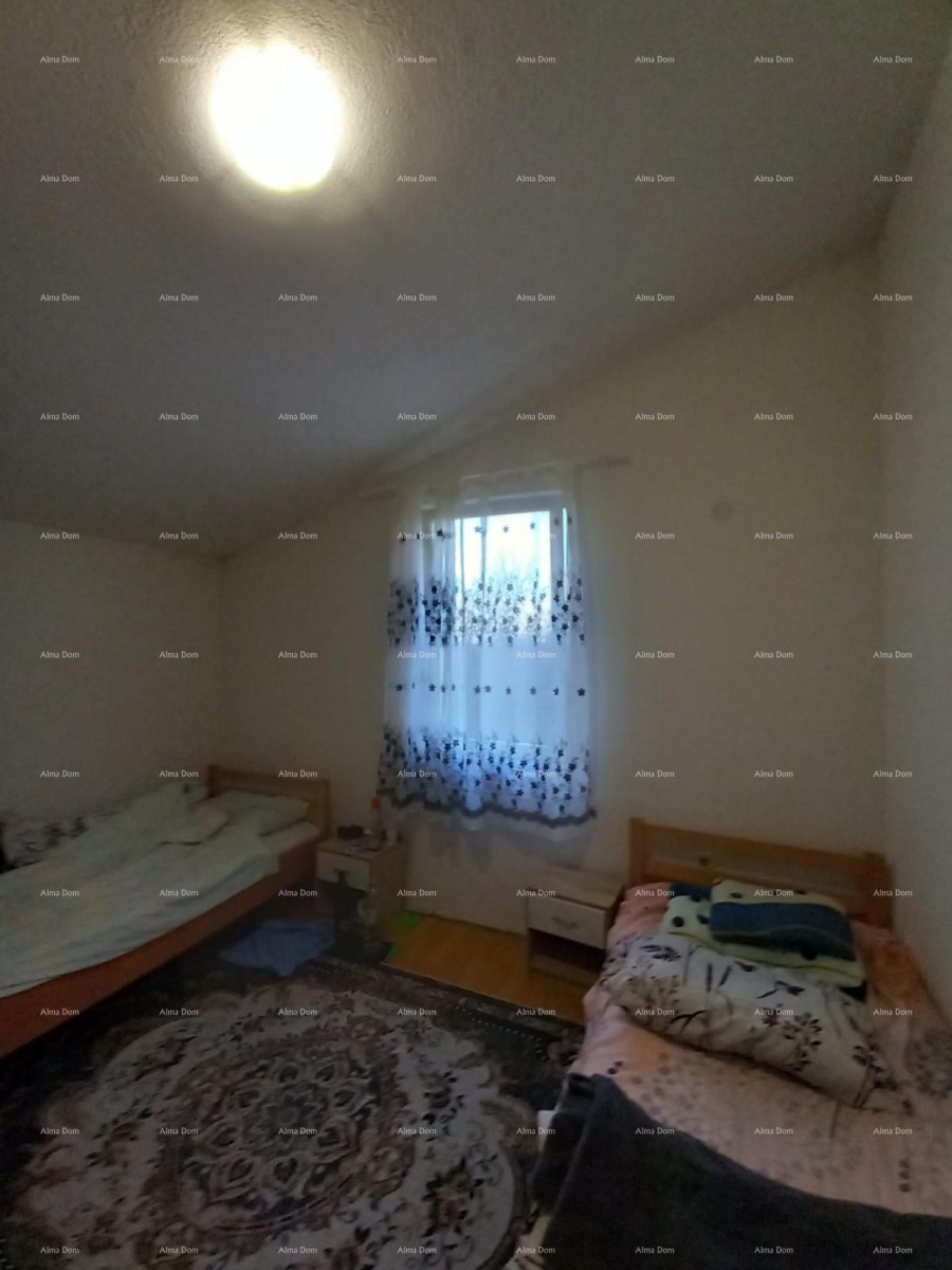 Prodaja hiše z dvema ločenima stanovanjem, Šišan! 9