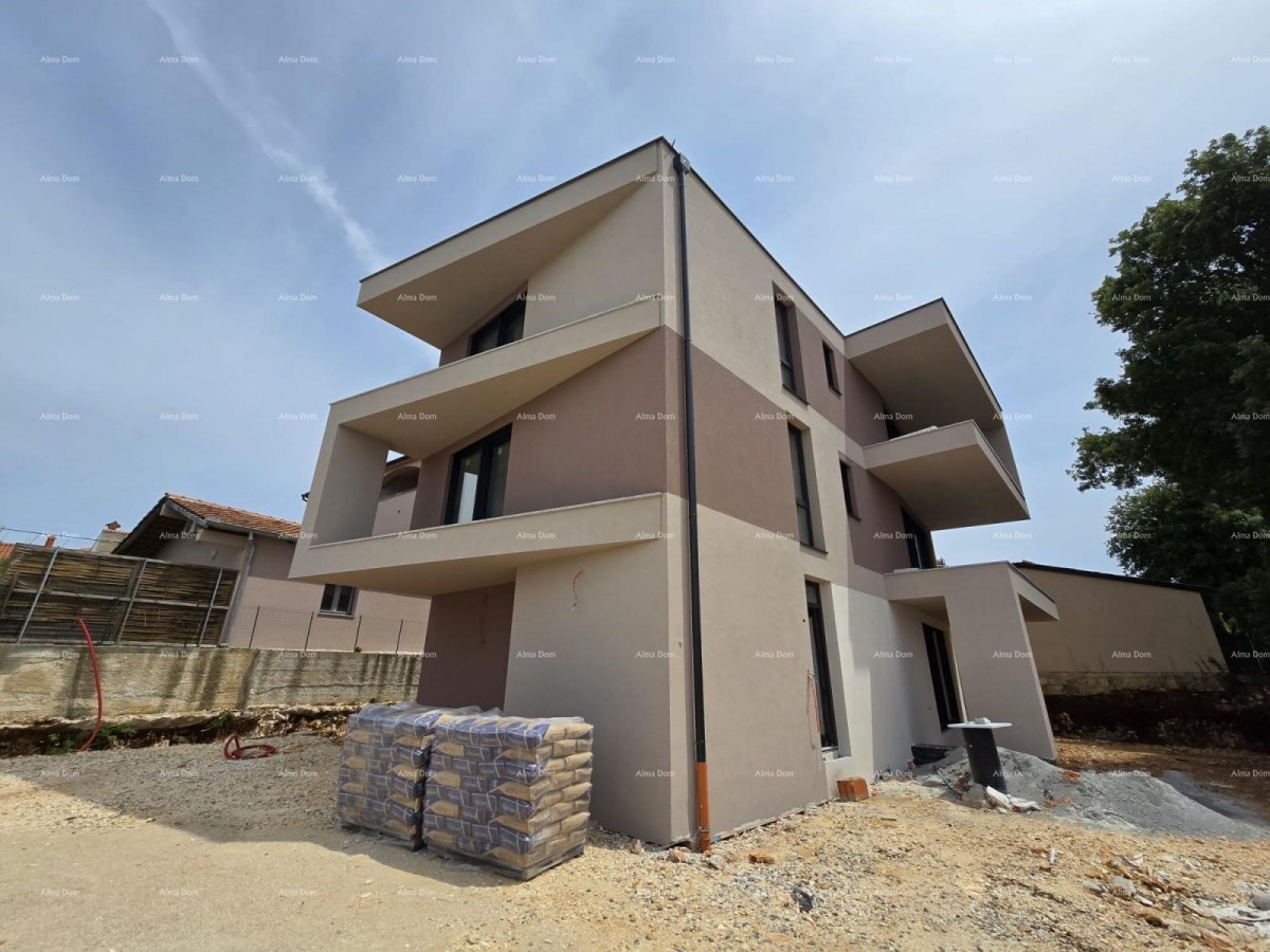 Dvosoban stan z velikim vrtom 100 metrov do obale. 16