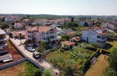 House with apartments in Porec 300 meters from the sea