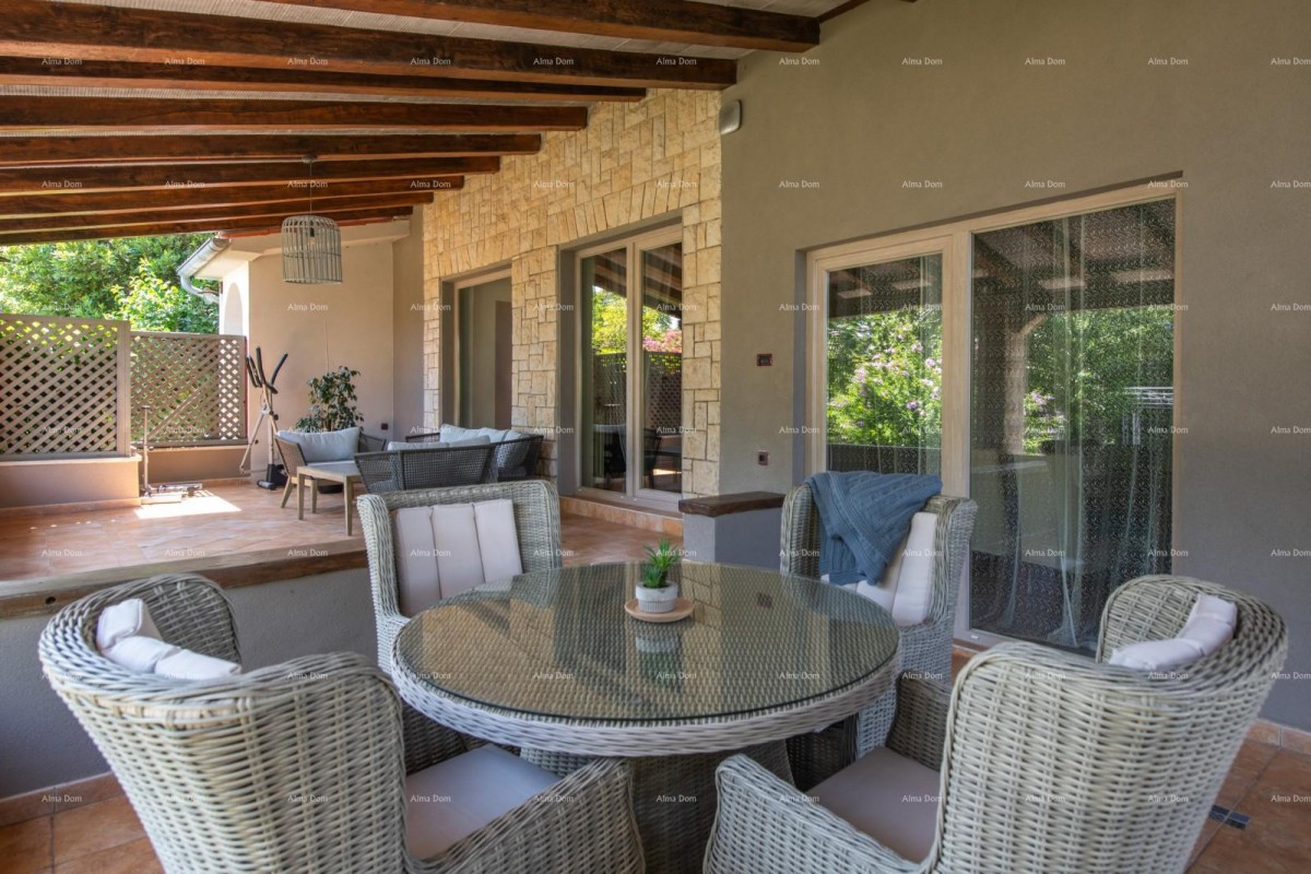 Prodaja - luksuzna vila s bazenom i dodatnim objektom, na prostranoj okućnici, Ližnjan! 19