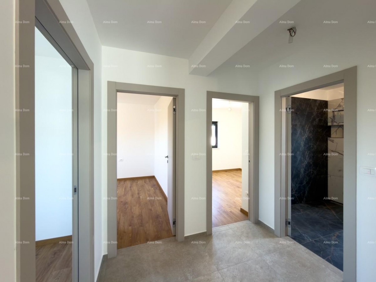 Новая постройка в отличном месте. 15