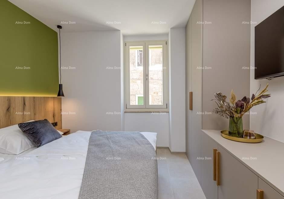 Vendesi una bella palazzina con tre appartamenti nel centro, Orsera! 6