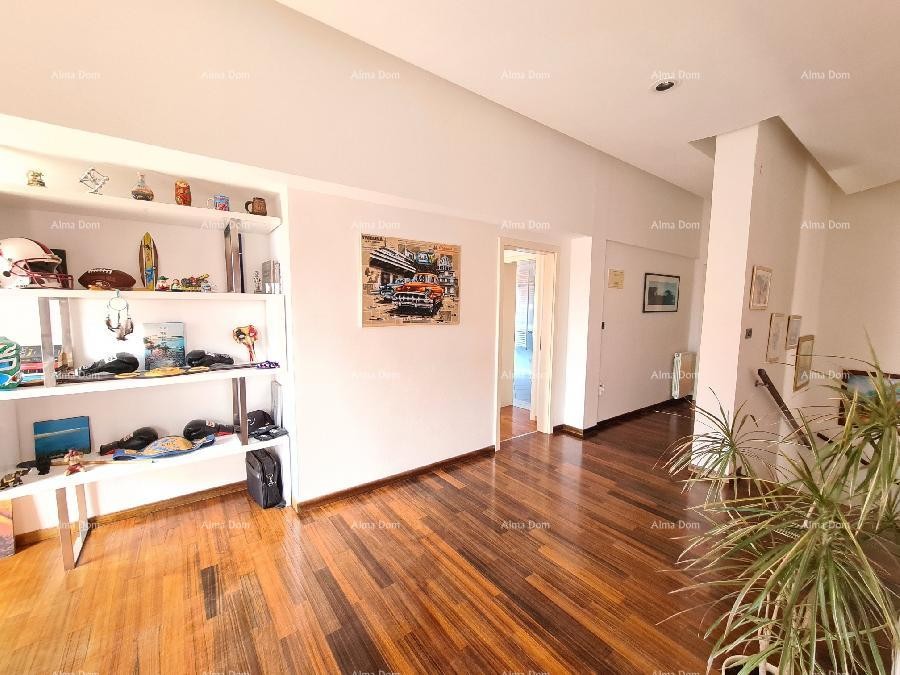 Баньоле, новая, современная отдельно стоящая вилла. 1