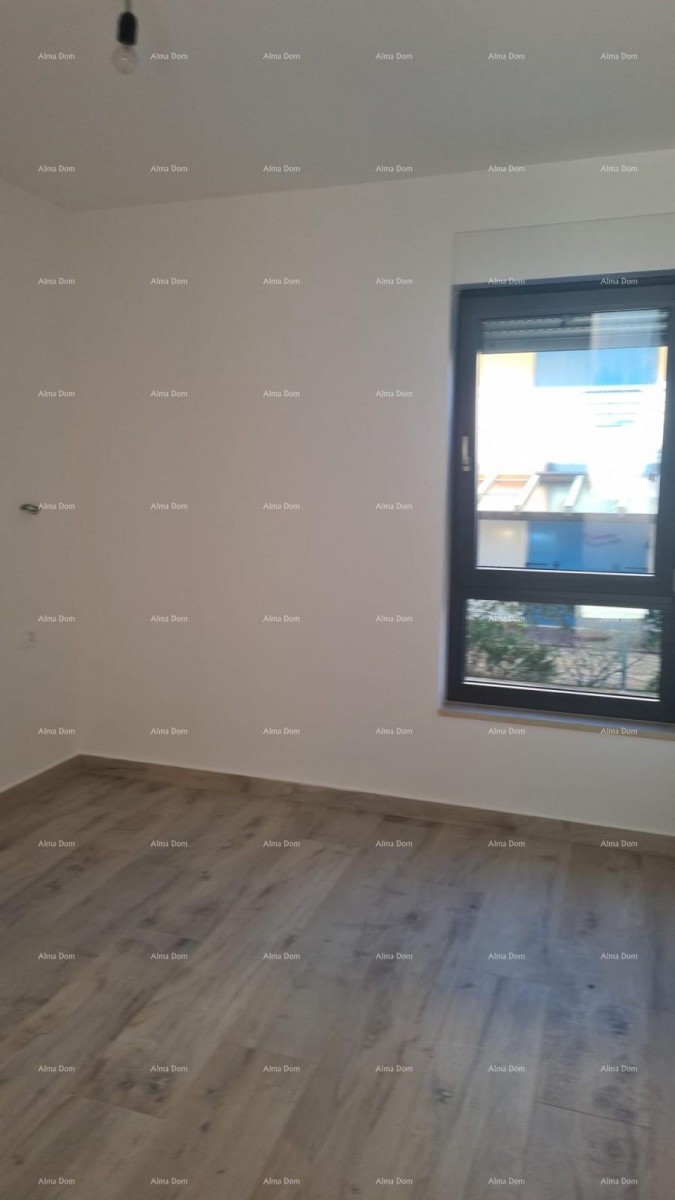 Modern apartment in block B with two parking spaces, close to Umag! S1 10