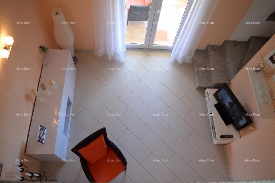 House with four separate apartments. 1 km to Verudela. 21