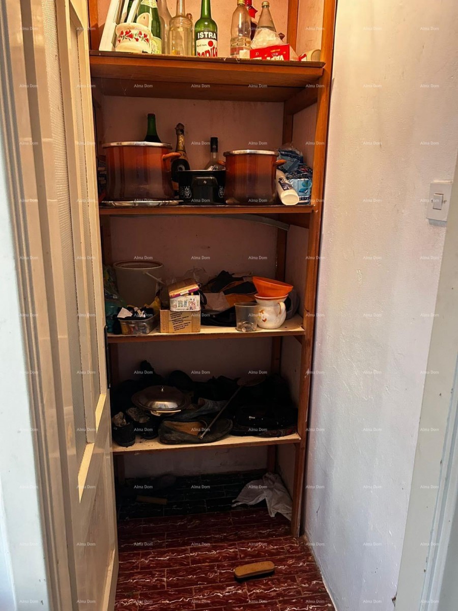 Prodaja kuće sa  stajom i zemljištem u blizini Barbana! 13