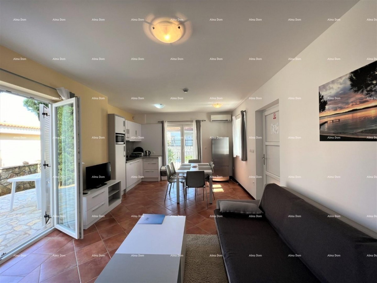 MEDULIN, POŠESI, STAN 73,54 m² S VRTOM, 150 m OD MORA 1