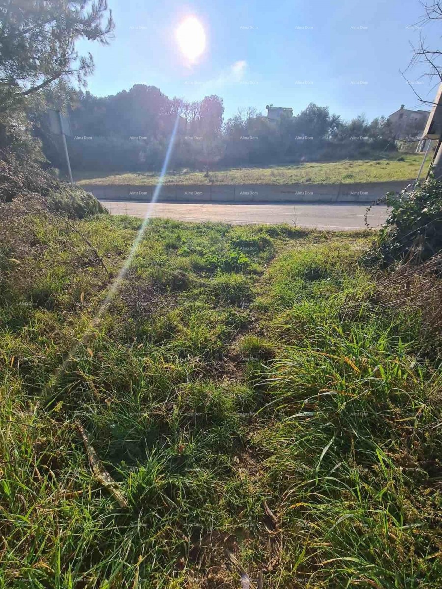Građevinsko zemljište Vintijan – 800 m2 – uz cestu 8
