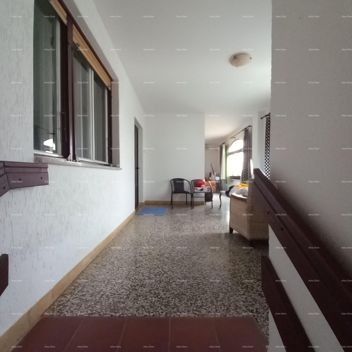 Prodaje se  kuća sa tri stana, Umag 9