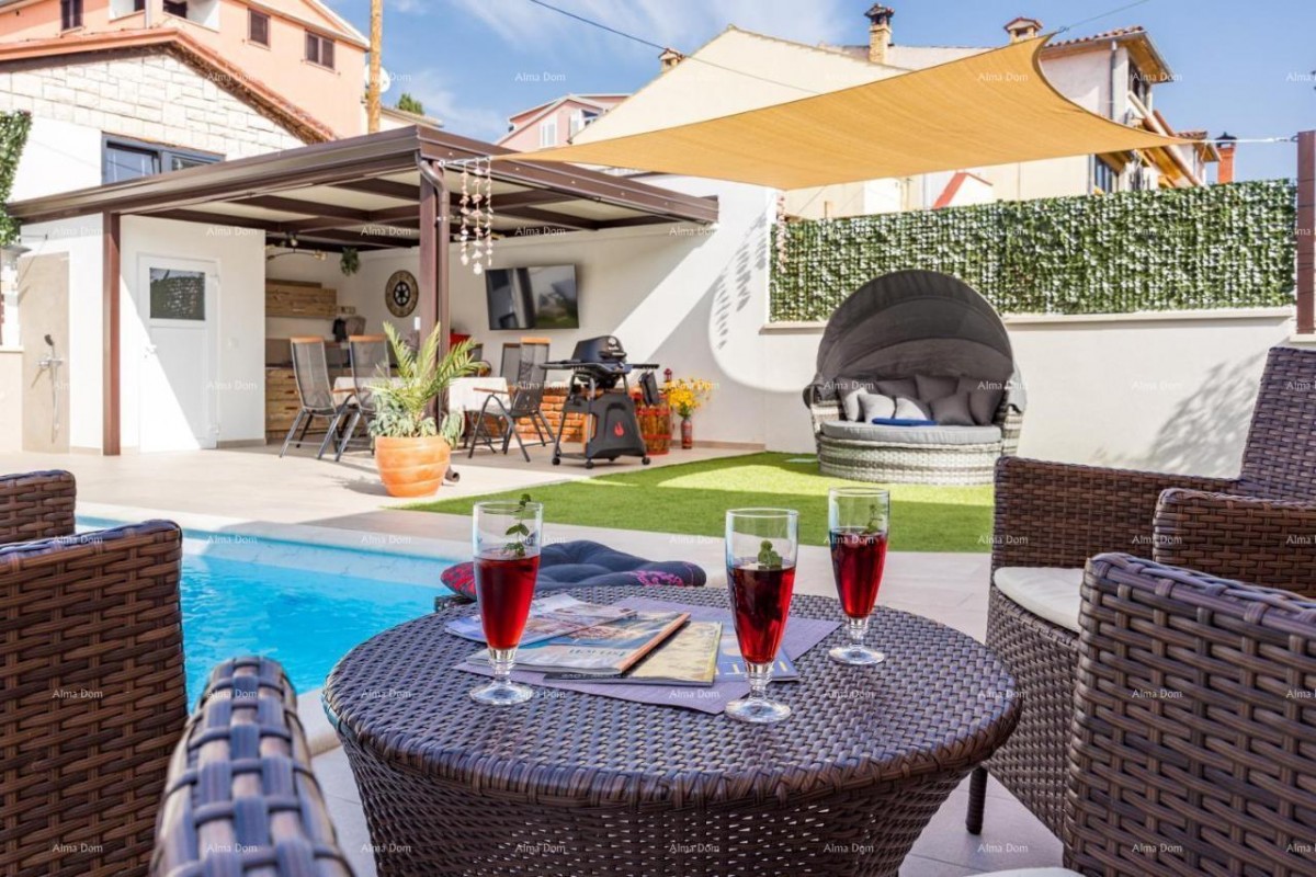 Продаем прекрасную виллу в Ровине. 11