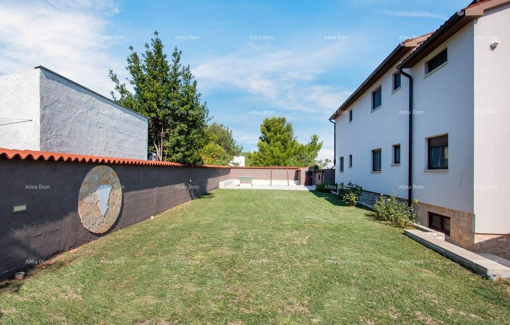Premantura, villa indipendente con 5 camere da letto. Vicinanza al mare. 10