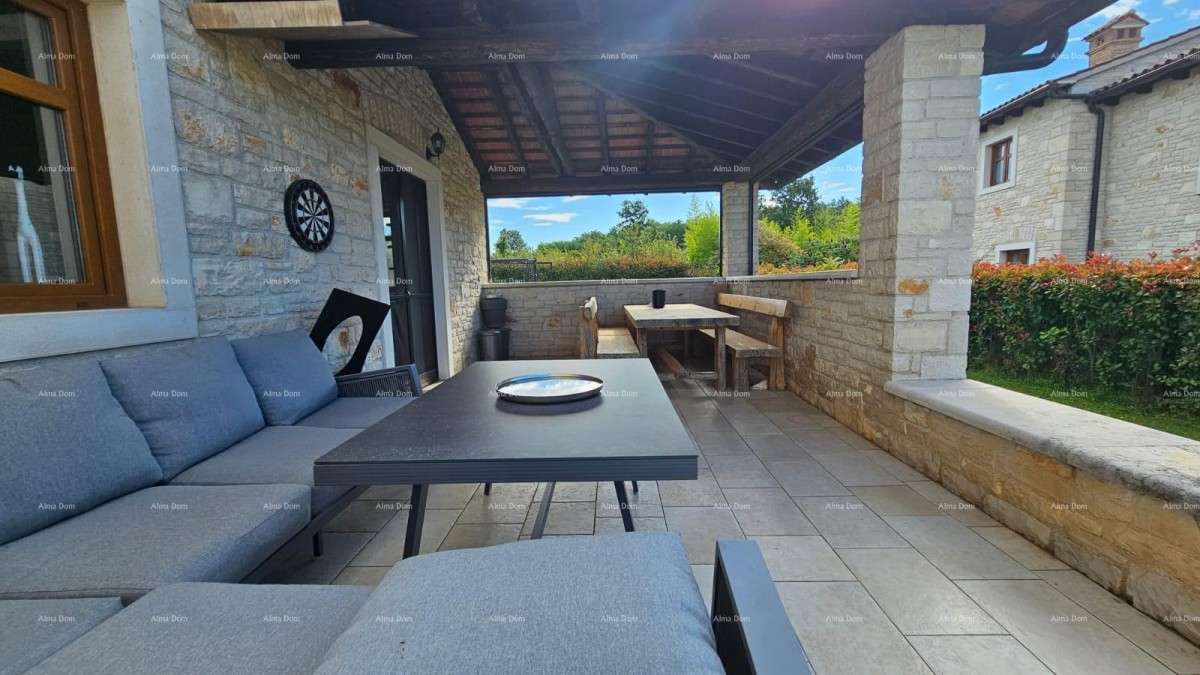 Просторный дом с бассейном в Светом Ловрече - идеальный дом для семьи 8