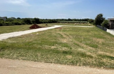 Vendita di terreni edificabili in una bella posizione, vicino a Pola, Loborika!