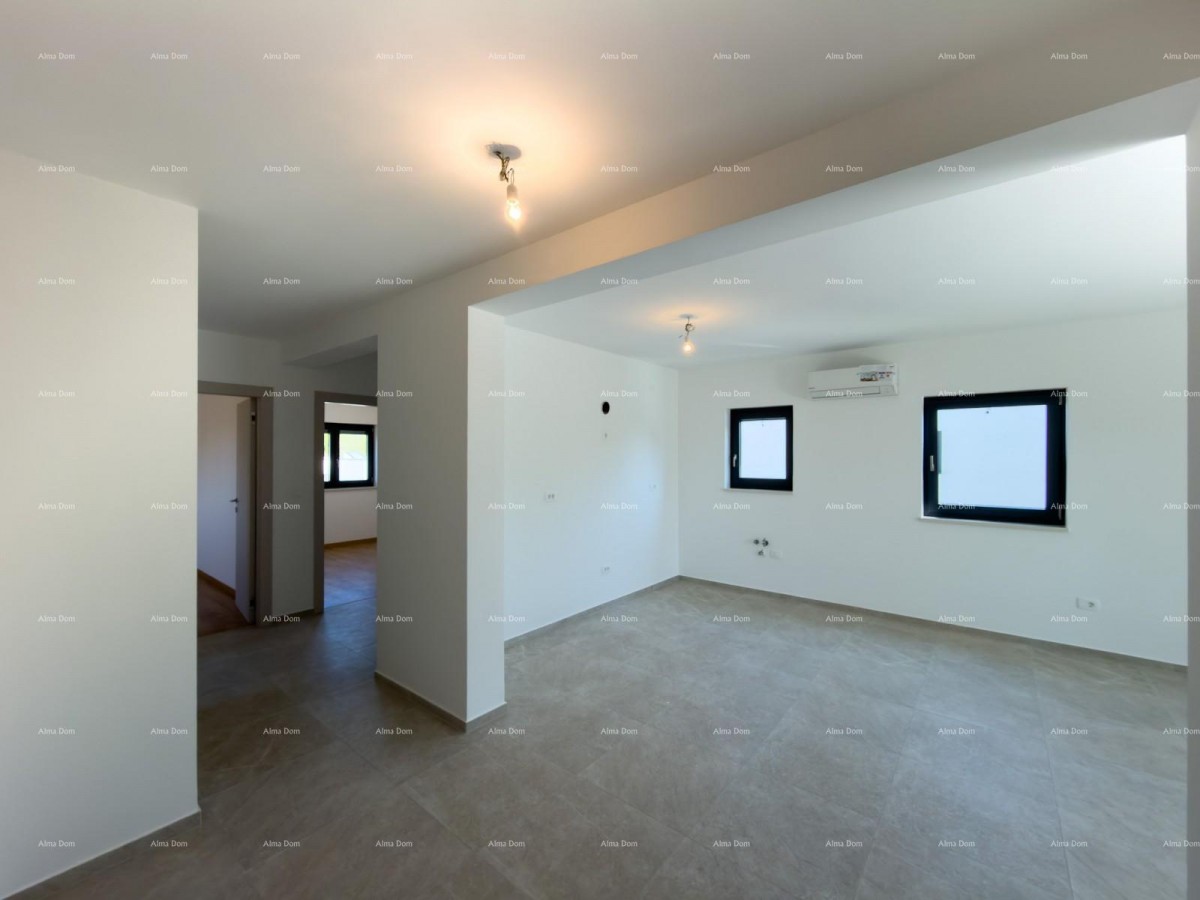 Новая постройка в отличном месте. 6