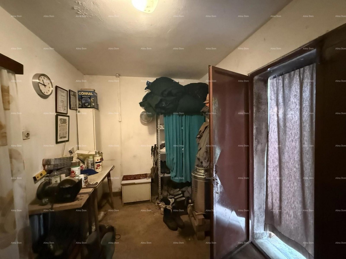 Šarmantna družinska hiša z veliko parcelo in dodatnim gradbenim zemljiščem v bližini Barbana 16