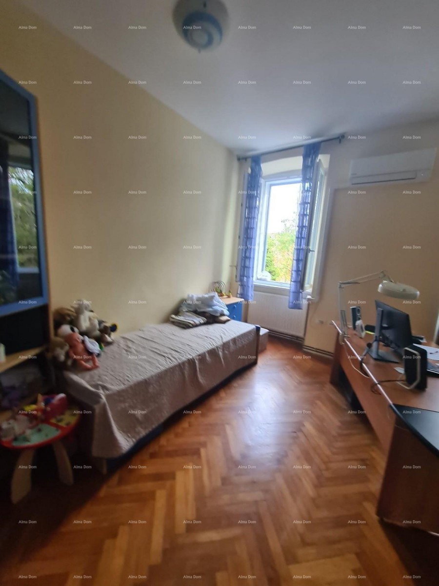 Prostran trosobni stan površine 81 m², neposredna blizina suda, Pula  Veruda 10