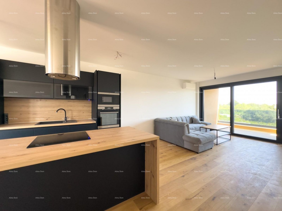 Spacious apartment in Pula with three bedrooms and modern amenities near the city center 2