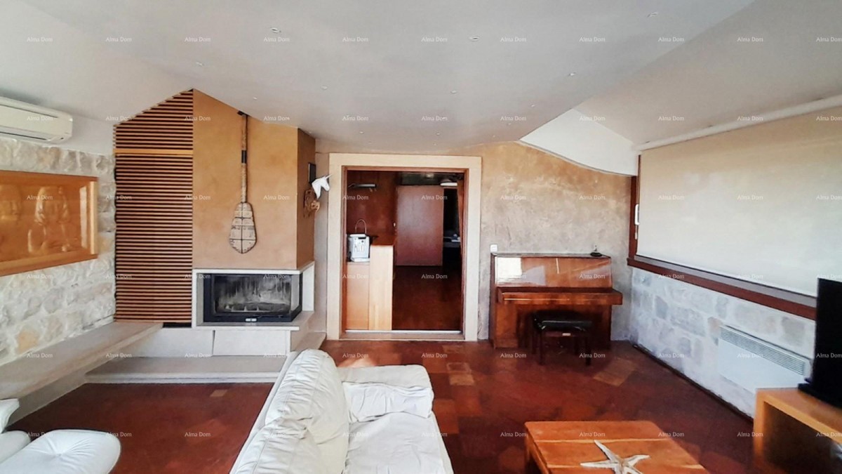 Funtana, Vendesi casa in pietra con vista mare 3