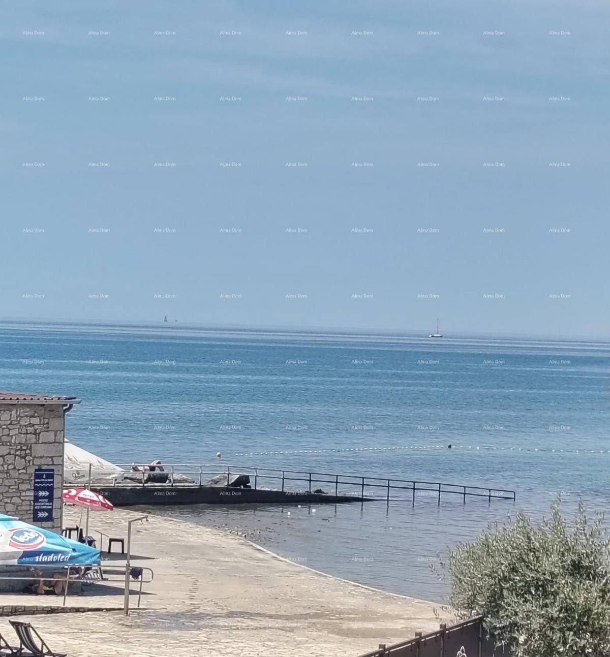Vendita di appartamenti in edificio residenziale-commerciale con vista mare, centro di Umago! / S9 22
