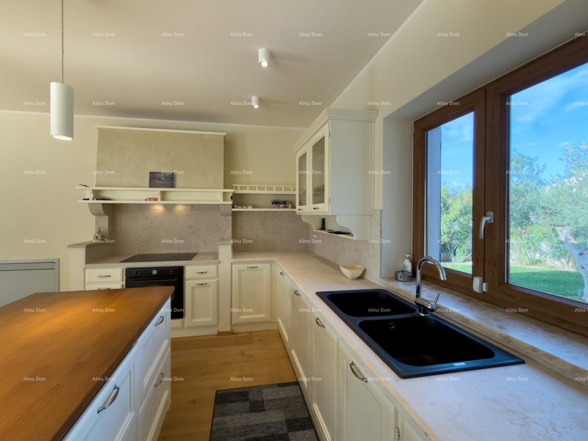 Продаем виллу с видом на Бриуны! 14