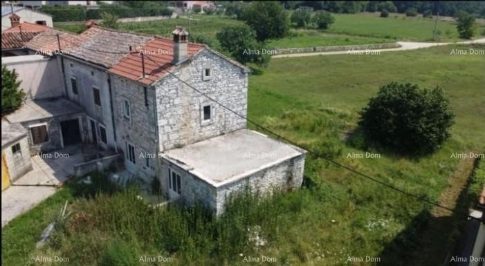 For sale: old stone house with land in Barban, ideal for a vacation home. 13