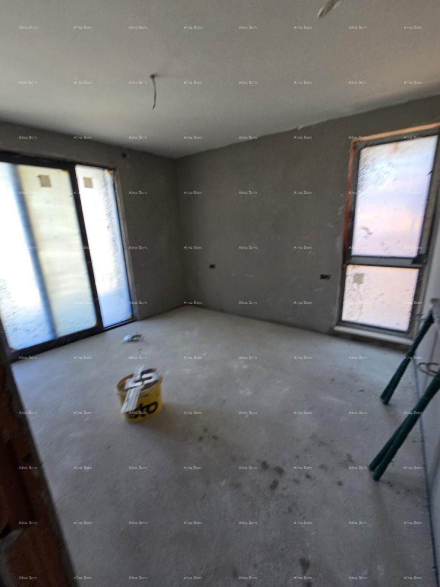 Prodaje se luksuzan stan u Medulinu,  strogi centar mjesta, par minuta lagane šetnje do rive i mora. 22