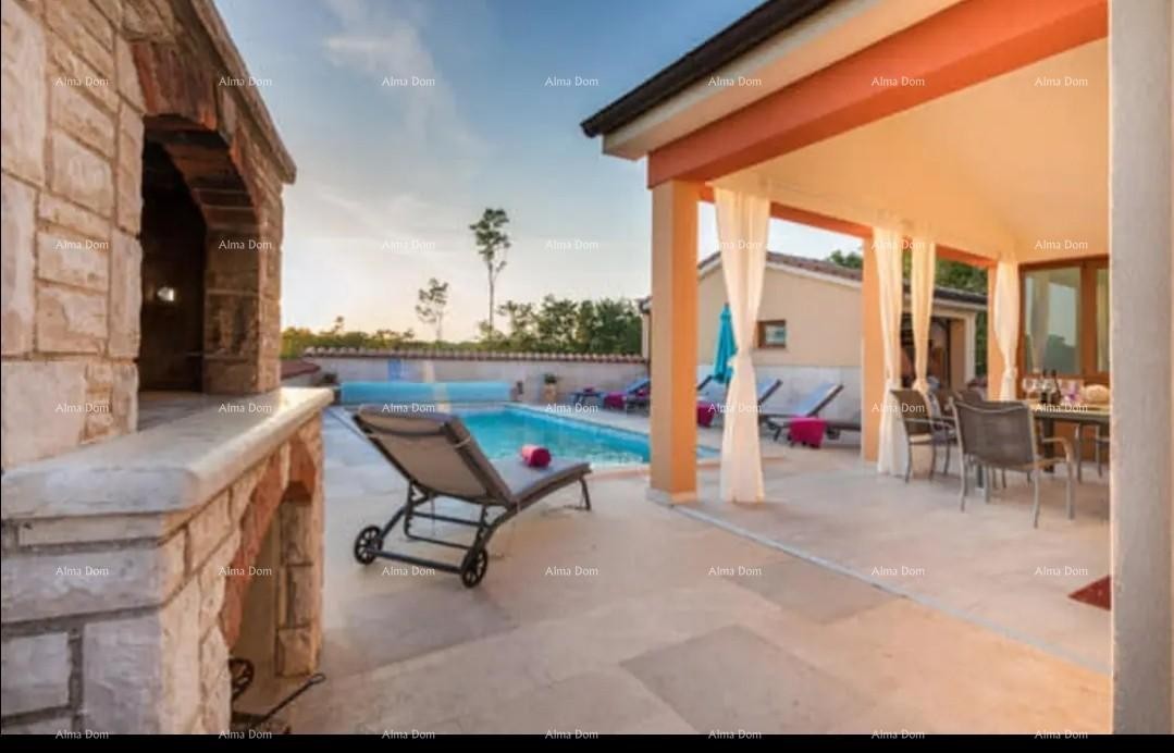 A beautiful house with a pool, surrounded by greenery! 7