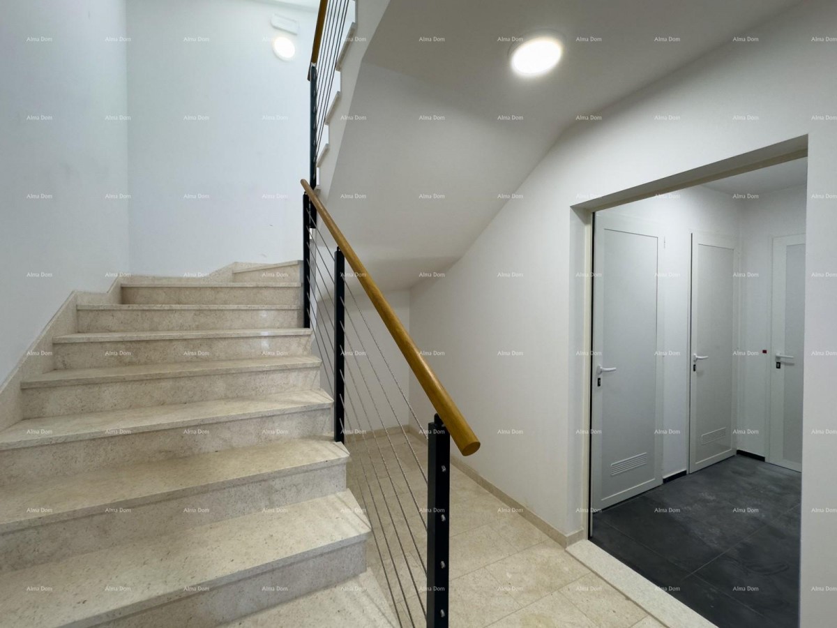 Spacious apartment in Pula with three bedrooms and modern amenities near the city center 31