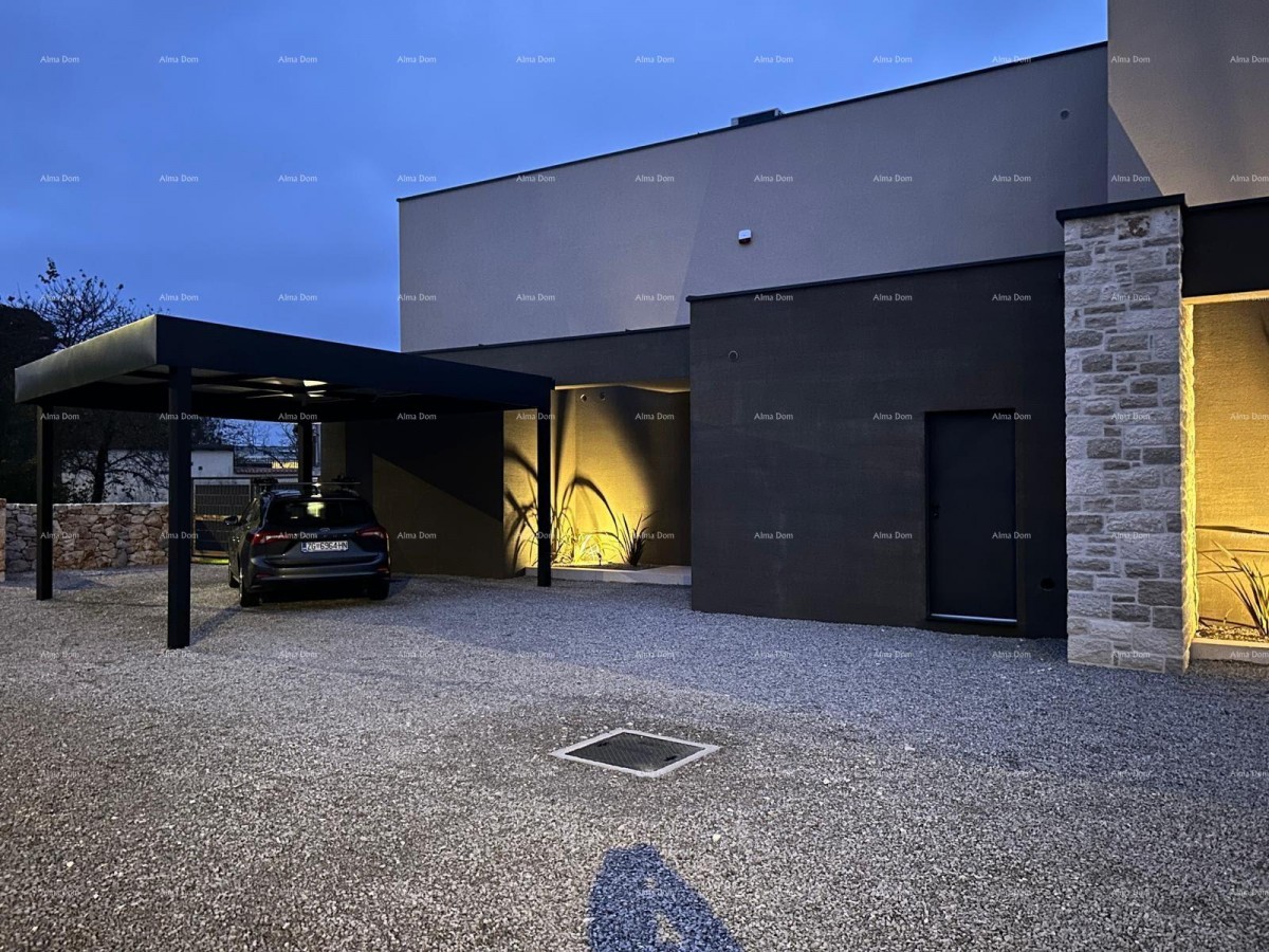 A modern house with a pool is for sale, located in an idyllic village near Rovinj. 7