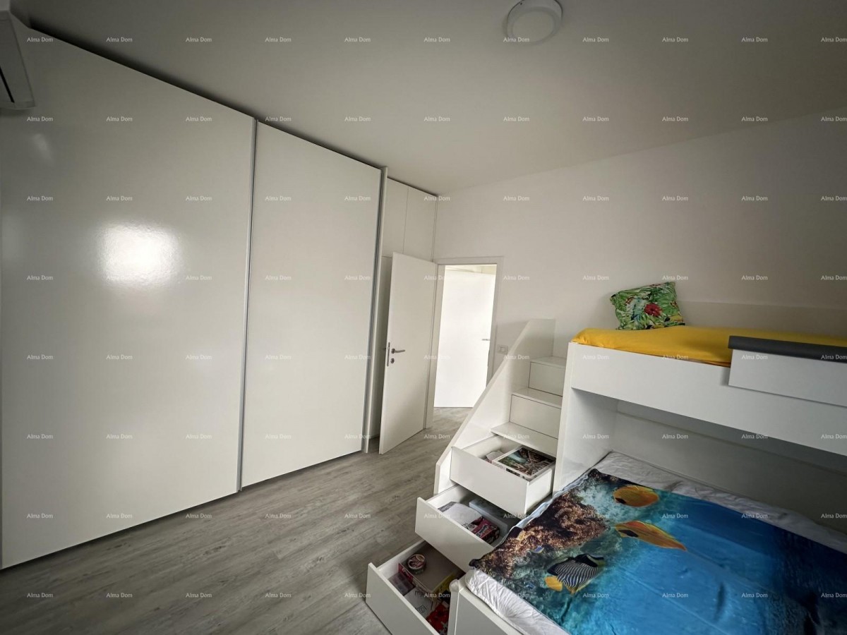 Прекрасный дом с тремя зарегистрированными апартаментами в старой части города Пореч! 36