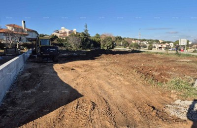 Prodaje se atraktivno građevinsko zemljište u blizini mora, Premantura