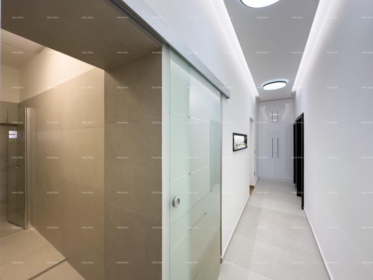 Pulj strogo središče Istarska ulica 500 metrov od Arene Sodobno popolnoma prenovljeno in opremljeno mestno stanovanje 3