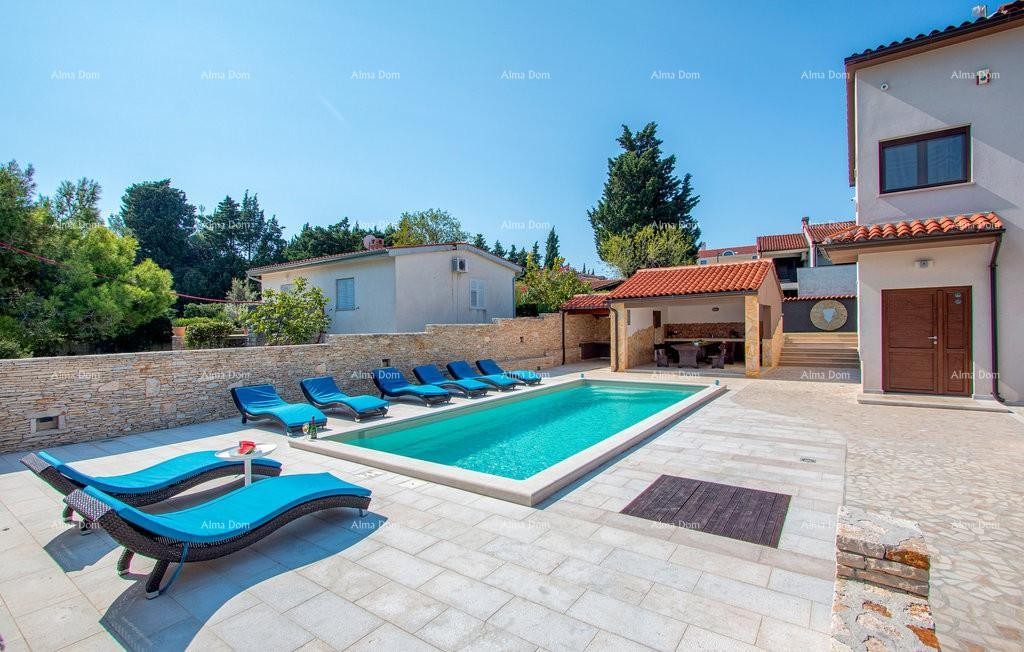 Premantura, samostojeća kuća sa 5 spavaćih soba.Blizina mora . 13