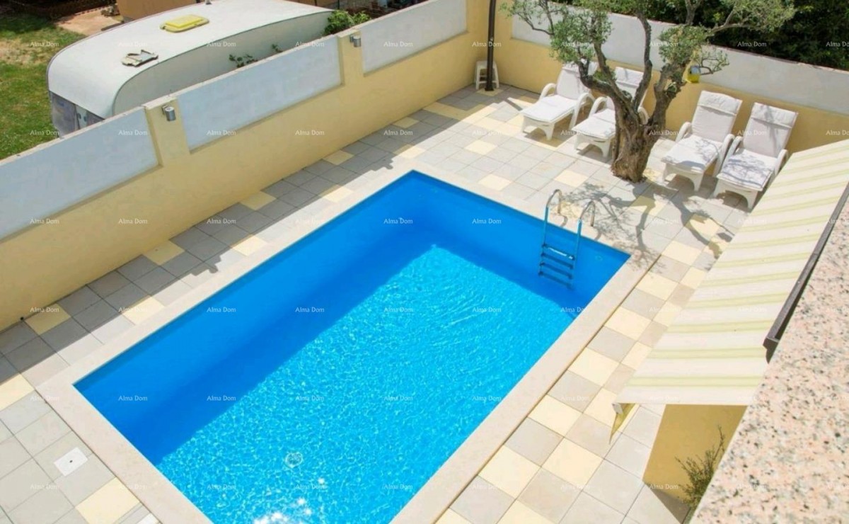 Casa con piscina a Poreč! 2