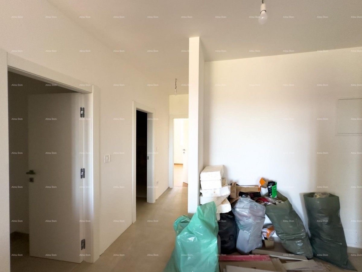 Prodajemo stan sa  vrtom u Barbanu. 5