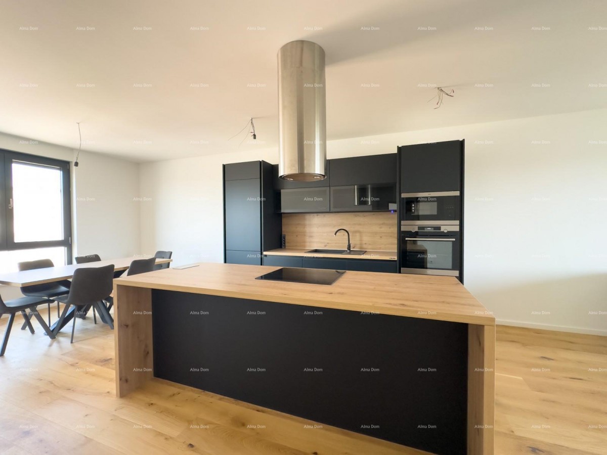 Spacious apartment in Pula with three bedrooms and modern amenities near the city center 3