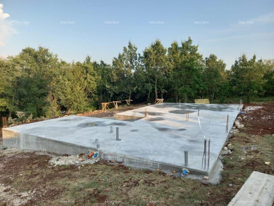 In vendita terreno edificabile con costruzione avviata – Vižinada 8