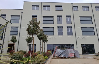 Apartments for sale in a new business-residential project, Poreč, C302-building C