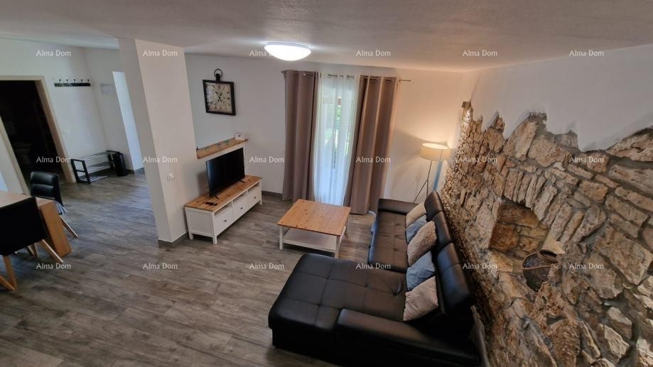 Sveti Lovreč, splendida villa in pietra con ampio giardino 6