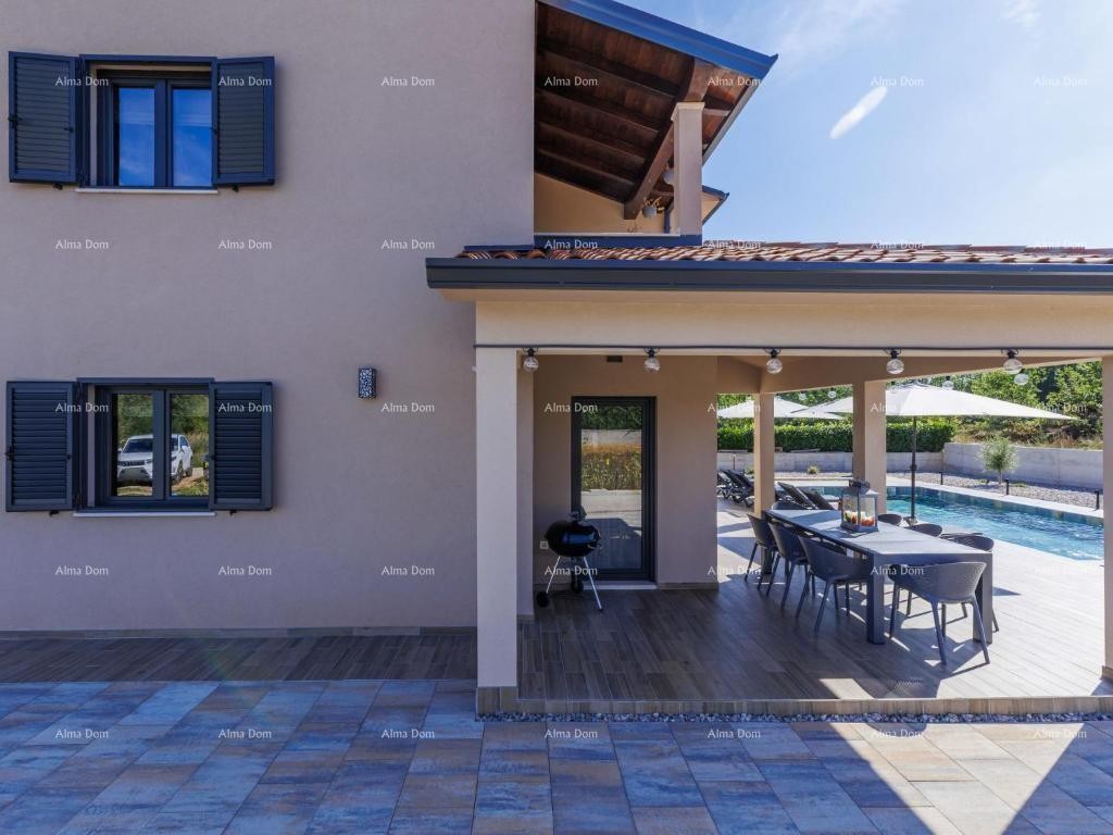 For sale: Luxury villa with a pool in a green oasis near Labin. 15