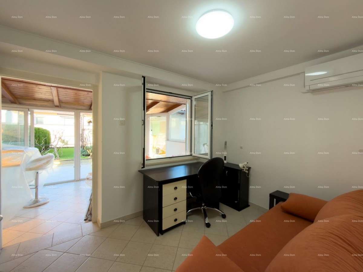 Pula – Casa con due unità abitative, a 50 m dal mare 36